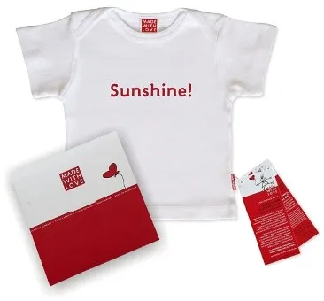 Baby-T-Shirt weiß "Sunshine!", inklusive Geschenkverpackung