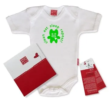 Baby Body weiß "clean-eat-sleep-repeat", inklusive Geschenkverpackung