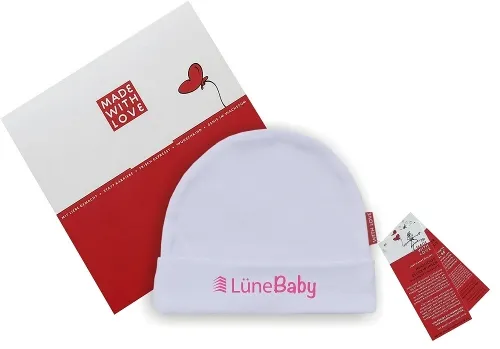 Weiße Umschlagmütze, rosa Druck: "LüneBaby!", Geschenkverpackung optional