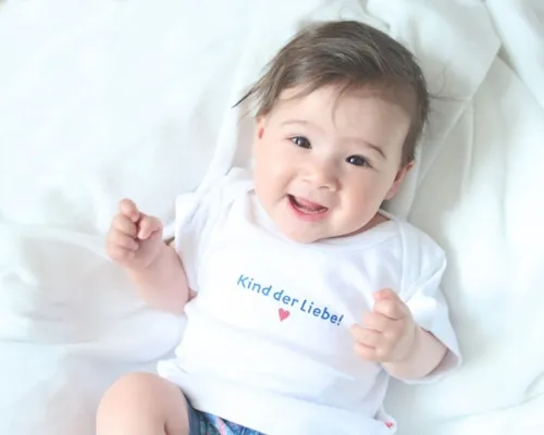Baby Shirts, Baby Langarmshirt / Baby-T-Shirt Kind der Liebe!, als Babygeschenk verpackt