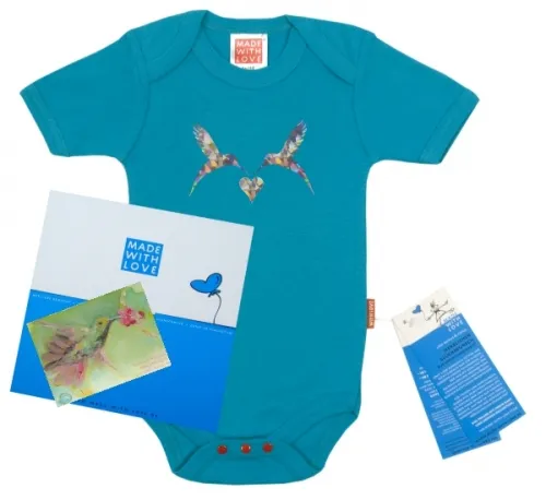 Kolibri Baby Body bedruckt mit Regenbogen Kolibri, Kunstkarte Kolibri und Geschenkschachtel inklusive