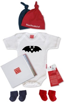 Preview: Babypaket Nachtaktiv Baby Bat grüßt Batman und Robin - Babyset aus 3 Teilen mit Babybody, Zipfelmütze und Socken - in Geschenkschachtel