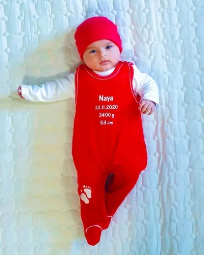 Strampler Mädchen Nicki Strampler mit Fuß rot von Strampelfratz Größe 62/68 3-6 Monate - Strampler bedrucken Strampler mit Namen