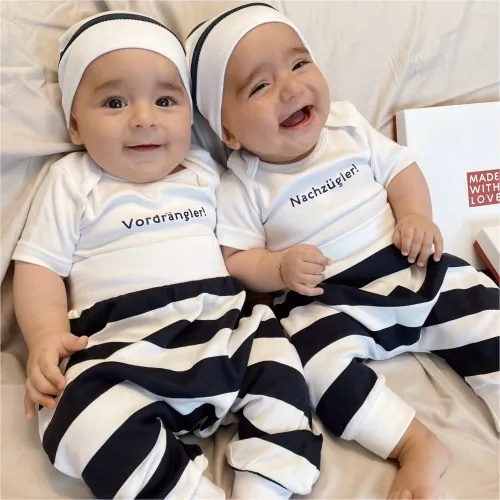 Zwillinge Baby Outfit Vordrängler Nachzügler Babybody Babyhose Babymütze - 6 Teile in Geschenkschachtel